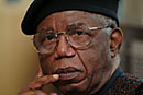 Foto ACHEBE